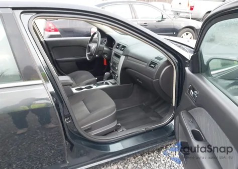 2010 Mercury Milan from USA, damaged, VIN 3MEHM0HA6AR628388